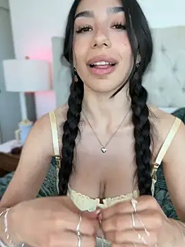 LoveLillyy online show from March 9, 7:07 pm