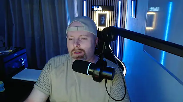 Snapshot of DerPornoPete chatting on October 30, 12:23 am DerPornoPete online show from October 30, 12:23 am