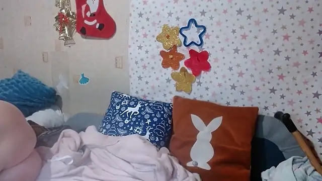 QueenLana online show from December 18, 4:18 am