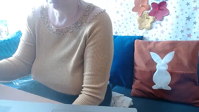 QueenLana online show from May 2, 6:51 am