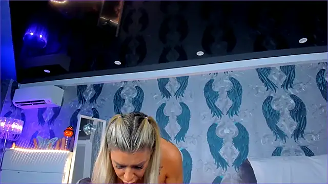 anneswhite online show from November 18, 4:39 am