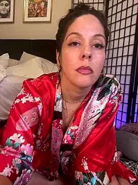 Snapshot of bellafreakyfun chatting on September 15, 3:39 am bellafreakyfun online show from September 15, 3:39 am