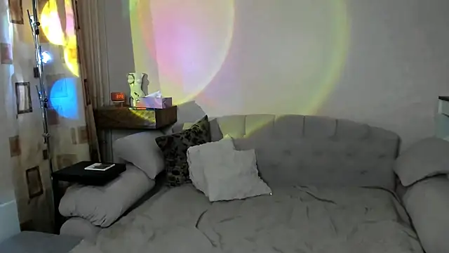 Vivian Davis online show from March 5, 7:32 pm