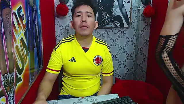 Snapshot of shannentrans chatting on February 4, 3:15 pm shannentrans online show from February 4, 3:15 pm