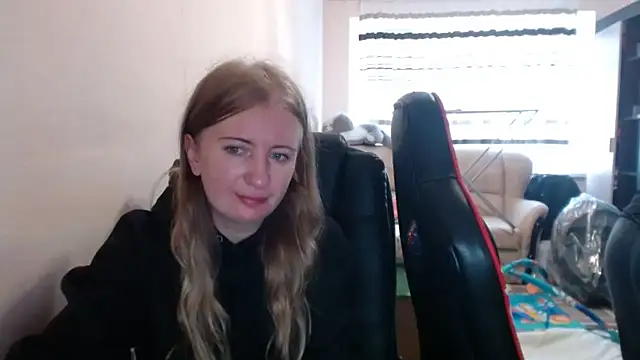 Snapshot of PeterAndJen chatting on October 23, 8:02 am PeterAndJen online show from October 23, 8:02 am