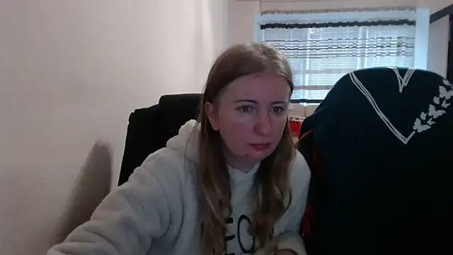 Snapshot of PeterAndJen chatting on November 9, 8:01 am PeterAndJen online show from November 9, 8:01 am