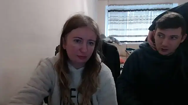 Snapshot of PeterAndJen chatting on November 10, 8:13 am PeterAndJen online show from November 10, 8:13 am