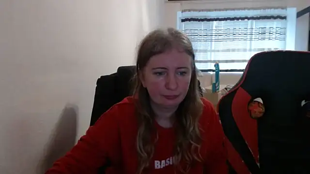 Snapshot of PeterAndJen chatting on November 29, 8:39 am PeterAndJen online show from November 29, 8:39 am