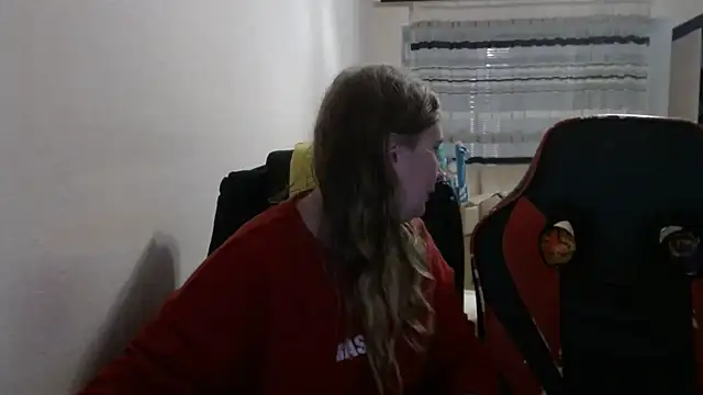 Snapshot of PeterAndJen chatting on November 29, 8:45 pm PeterAndJen online show from November 29, 8:45 pm