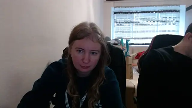 Snapshot of PeterAndJen chatting on December 2, 7:03 am PeterAndJen online show from December 2, 7:03 am