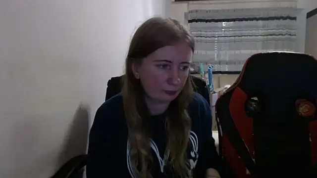 Snapshot of PeterAndJen chatting on December 2, 7:09 pm PeterAndJen online show from December 2, 7:09 pm