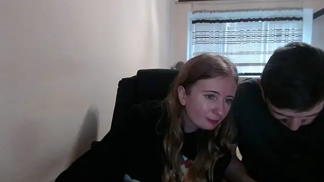 Snapshot of PeterAndJen chatting on December 5, 1:09 pm PeterAndJen online show from December 5, 1:09 pm