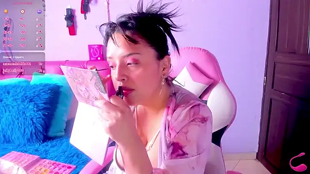 Snapshot of crissn0707 chatting on November 23, 12:16 pm crissn0707 online show from November 23, 12:16 pm