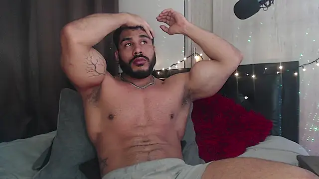 Snapshot of Artemis_Kazttman chatting on December 15, 1:57 am Artemis Kazttman online show from December 15, 1:57 am