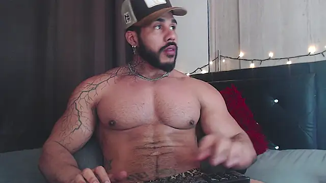 Snapshot of Artemis_Kazttman chatting on December 22, 10:25 pm Artemis Kazttman online show from December 22, 10:25 pm