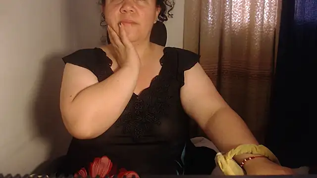 agathamiller01 online show from June 18, 12:31 pm