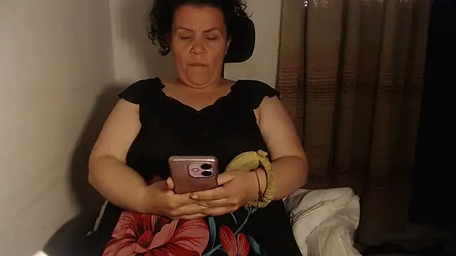 agathamiller01 online show from July 15, 10:59 pm