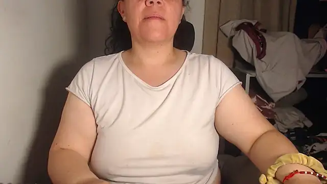 agathamiller01 online show from July 25, 2:42 am