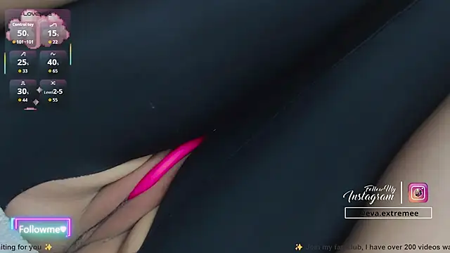 eva cuper online show from November 17, 12:11 pm