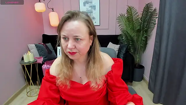 Snapshot of GabrielGold chatting on March 6, 9:09 pm GabrielGold online show from March 6, 9:09 pm