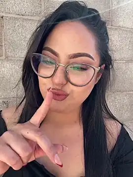 MileyGia online show from February 6, 9:51 pm