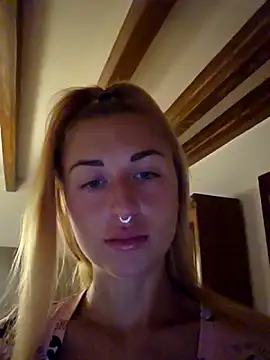 Snapshot of kylie_blck chatting on May 31, 2:42 am kylie blck online show from May 31, 2:42 am