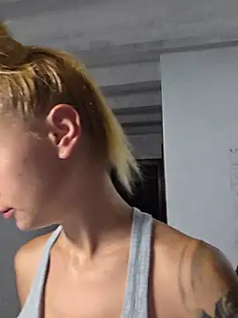Snapshot of kylie_blck chatting on June 1, 3:08 am kylie blck online show from June 1, 3:08 am