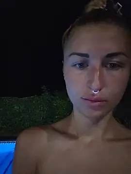 Snapshot of kylie_blck chatting on July 17, 2:07 am kylie blck online show from July 17, 2:07 am