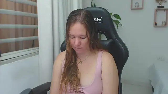 Snapshot of tamy_shine87 chatting on February 16, 1:03 am tamy shine87 online show from February 16, 1:03 am