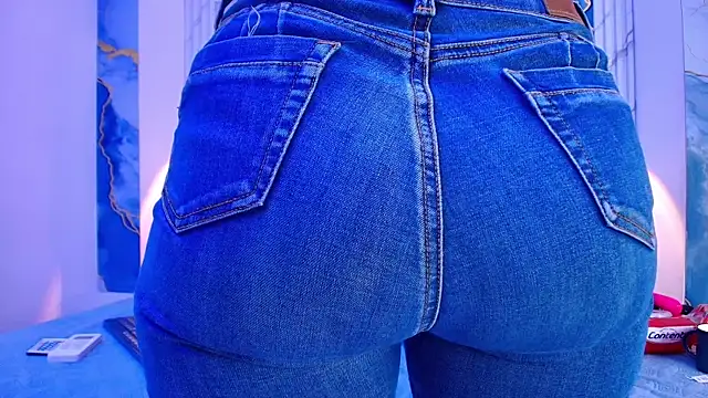 lorrayne  online show from October 31, 12:06 pm