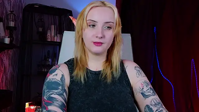 Snapshot of AsheLucker chatting on May 27, 2:30 am AsheLucker online show from May 27, 2:30 am