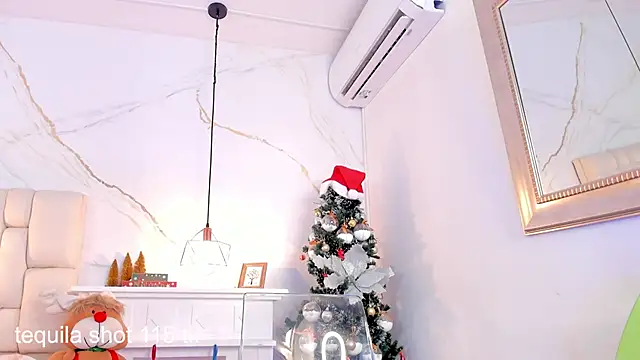 Snapshot of IsiisLovei chatting on December 31, 2:03 pm IsiisLovei online show from December 31, 2:03 pm