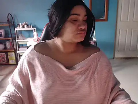 Snapshot of Hilarybunnyy chatting on June 13, 6:39 pm Hilarybunnyy online show from June 13, 6:39 pm