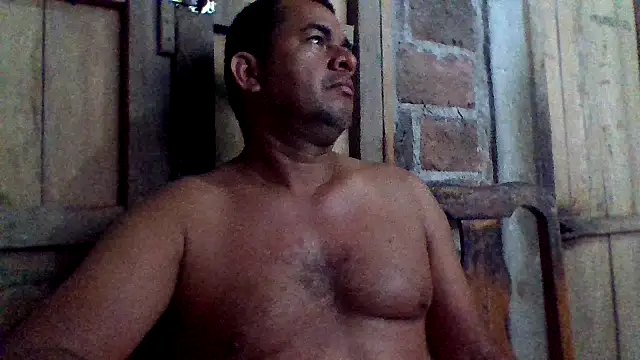 Snapshot of axomen chatting on October 8, 3:26 am axomen online show from October 8, 3:26 am