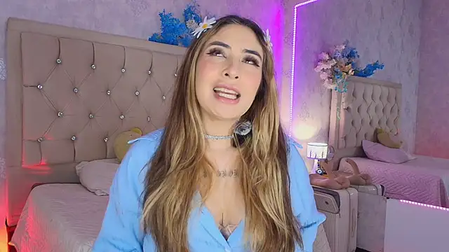 Snapshot of nini_love01 chatting on May 10, 4:28 am nini love01 online show from May 10, 4:28 am