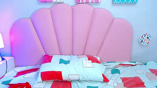 Snapshot of TehaniBrown chatting on December 11, 12:33 am TehaniBrown online show from December 11, 12:33 am