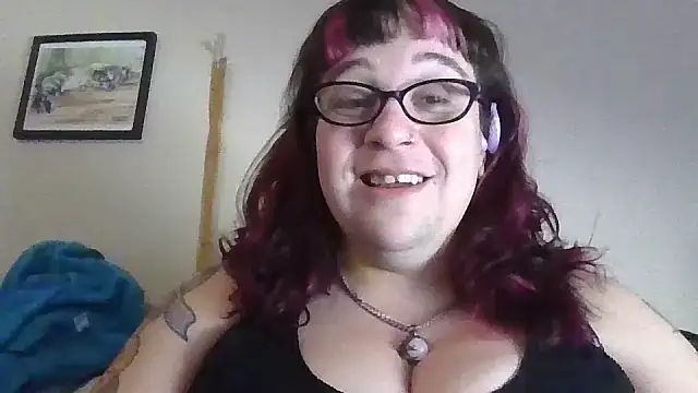 Snapshot of GothyBaby chatting on March 1, 7:26 pm GothyBaby online show from March 1, 7:26 pm