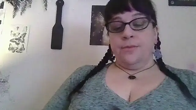 GothyBaby online show from February 7, 7:50 pm