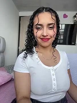 Snapshot of Lucy_Marin chatting on March 5, 4:13 pm Lucy Marin online show from March 5, 4:13 pm