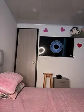 Snapshot of Lucy_Marin chatting on March 6, 3:35 pm Lucy Marin online show from March 6, 3:35 pm