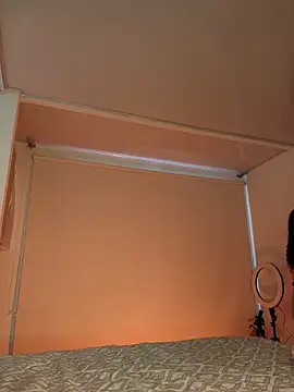 Snapshot of Lucy_Marin chatting on December 2, 4:57 pm Lucy Marin online show from December 2, 4:57 pm