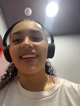Snapshot of Lucy_Marin chatting on May 21, 4:25 pm Lucy Marin online show from May 21, 4:25 pm