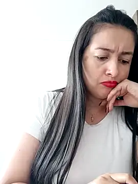 Snapshot of Cherry_1992 chatting on May 8, 3:28 pm Cherry 1992 online show from May 8, 3:28 pm