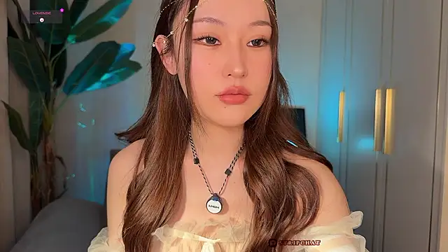 Snapshot of sphynx-_- chatting on January 17, 11:37 am sphynx- - online show from January 17, 11:37 am