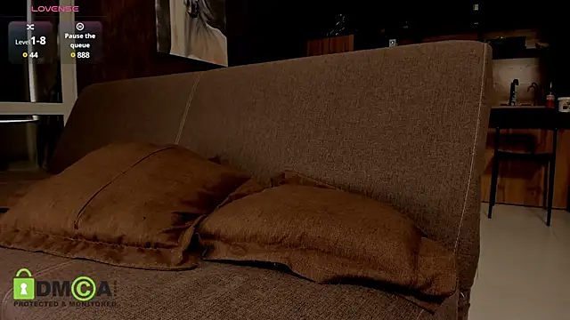 Model Mike online show from March 6, 9:58 am