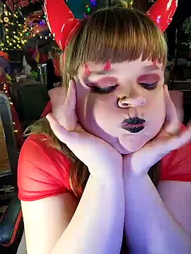 Snapshot of VelvetDiablo chatting on December 6, 4:03 am VelvetDiablo online show from December 6, 4:03 am
