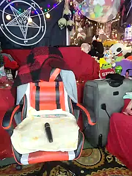 Snapshot of VelvetDiablo chatting on December 31, 3:34 am VelvetDiablo online show from December 31, 3:34 am