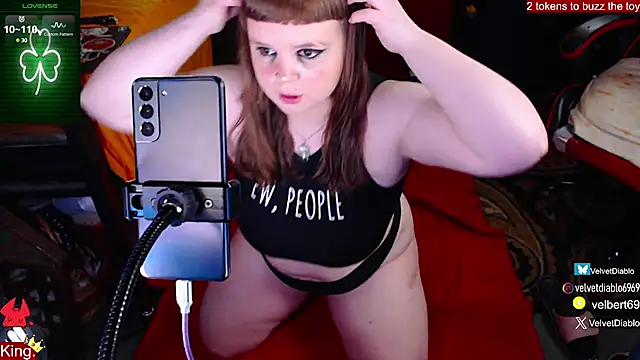 Snapshot of VelvetDiablo chatting on March 6, 12:54 am VelvetDiablo online show from March 6, 12:54 am