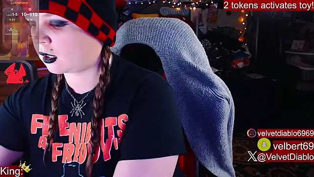Snapshot of VelvetDiablo chatting on September 17, 11:39 pm VelvetDiablo online show from September 17, 11:39 pm