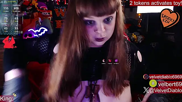 Snapshot of VelvetDiablo chatting on October 8, 11:57 pm VelvetDiablo online show from October 8, 11:57 pm